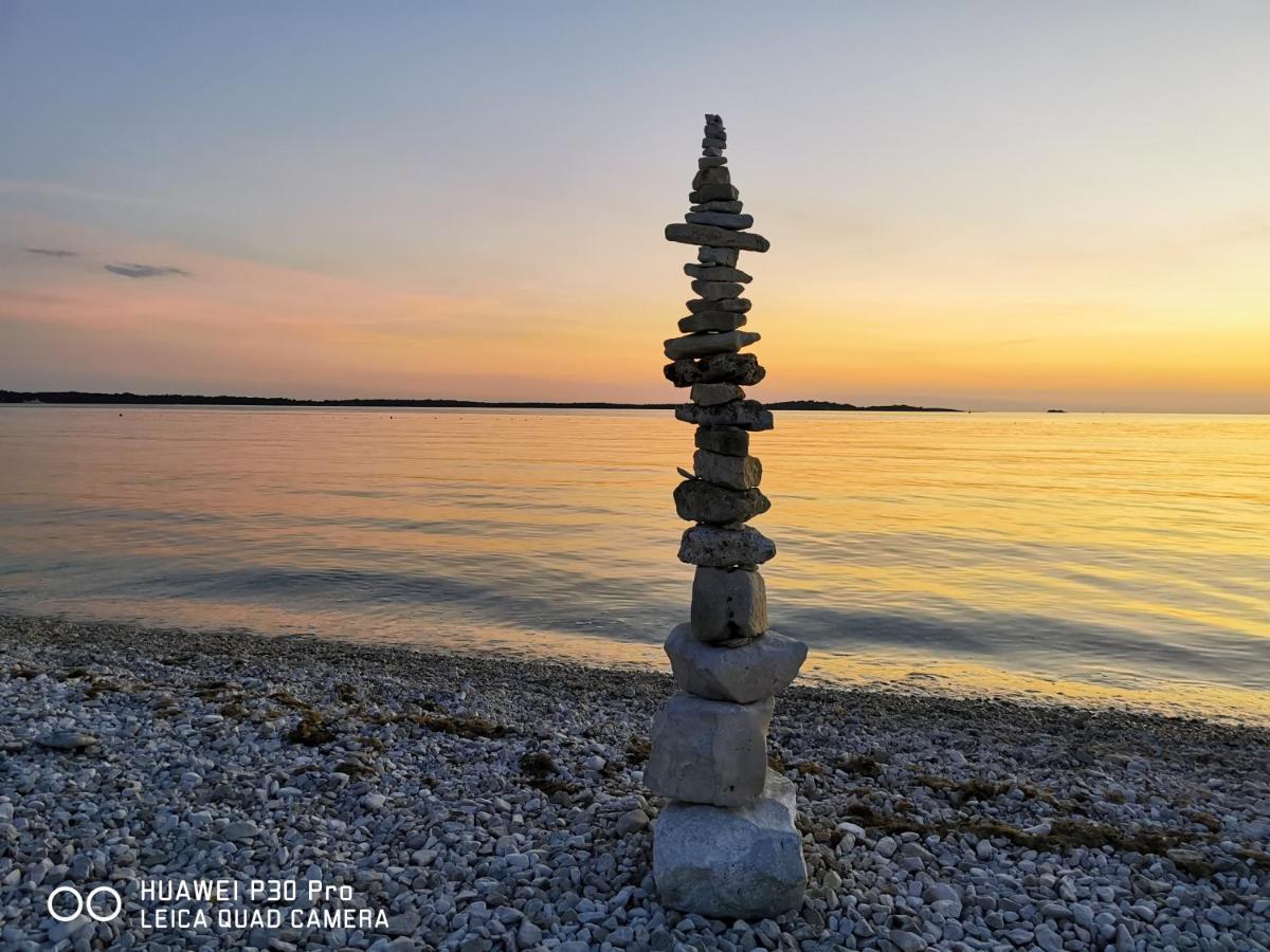 Apartment Sunrise Garden And Sea View ペロイ エクステリア 写真