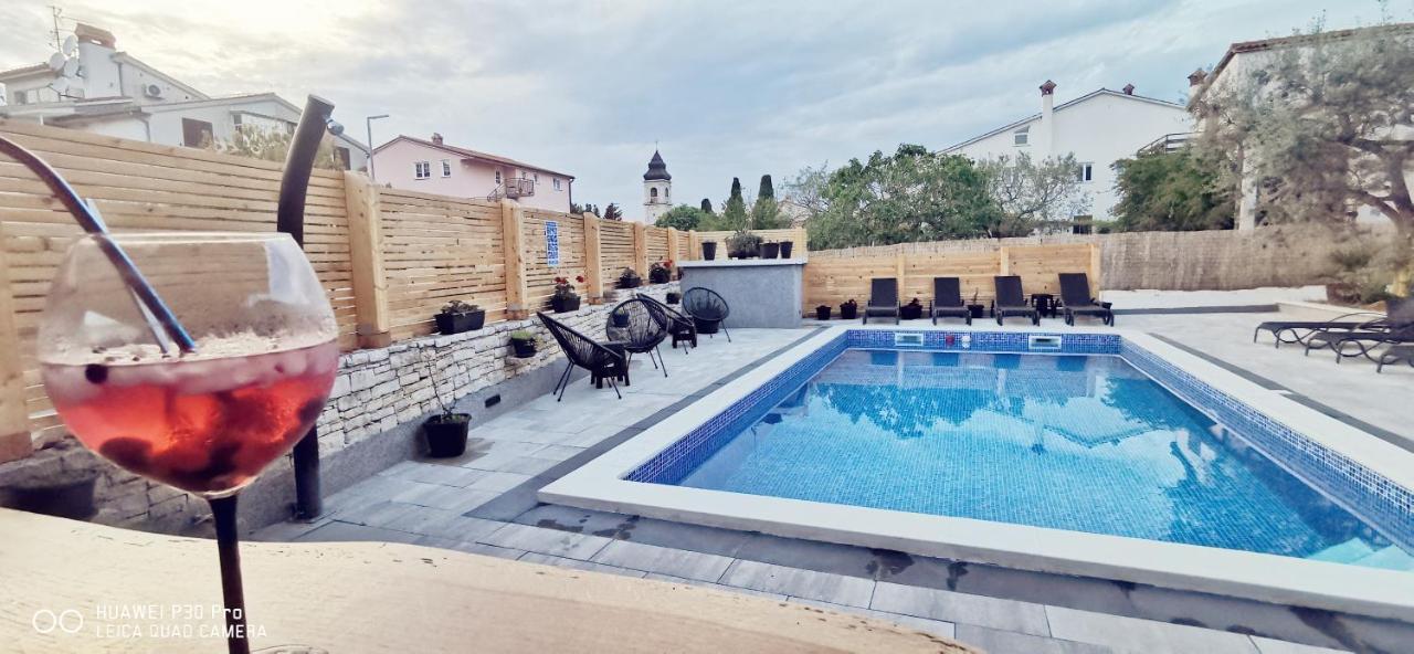Apartment Sunrise Garden And Sea View ペロイ エクステリア 写真
