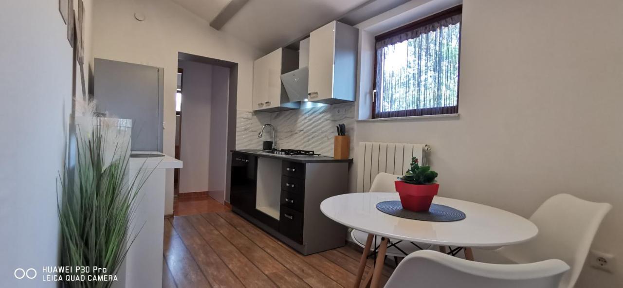Apartment Sunrise Garden And Sea View ペロイ エクステリア 写真