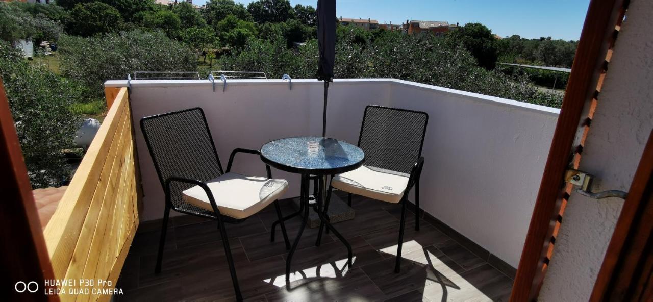 Apartment Sunrise Garden And Sea View ペロイ エクステリア 写真